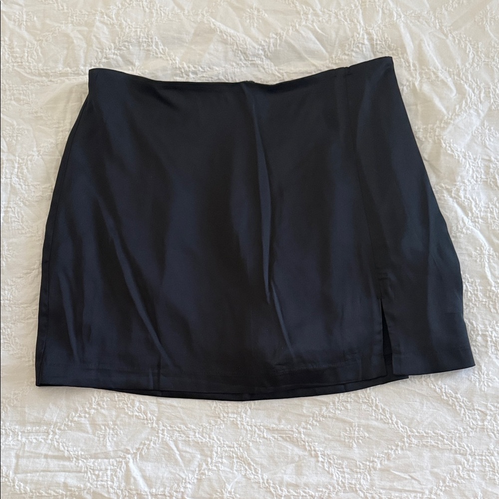 Classic Black Women's Skirt - Sleek Minimal Design